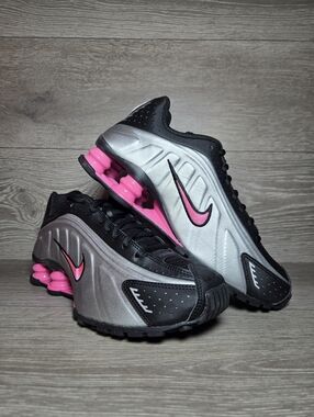Nike Shox R4 GS Silver Black Pink CW2626-006 Size 5.5 Youth / 7 Women New